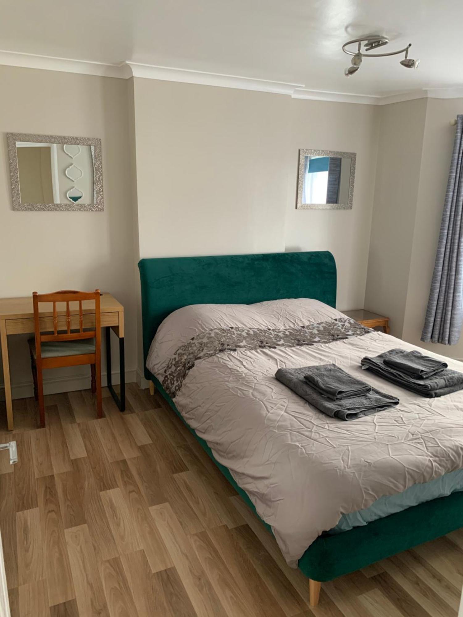 Relaxing Home - 7-10Min To Bournemouth Sandy Beach By Car - Private Garden, Parking And Spa ภายนอก รูปภาพ