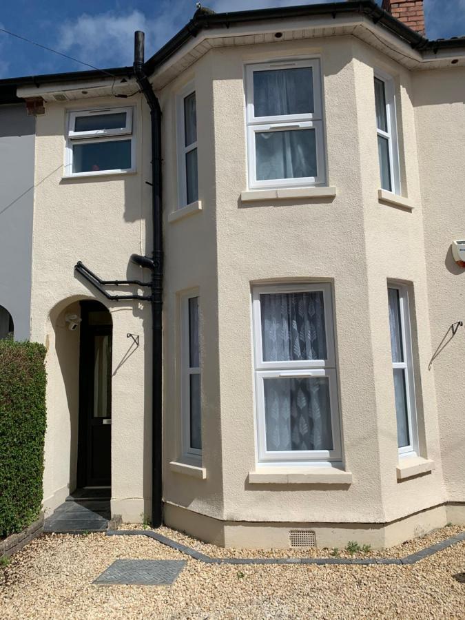 Relaxing Home - 7-10Min To Bournemouth Sandy Beach By Car - Private Garden, Parking And Spa ภายนอก รูปภาพ