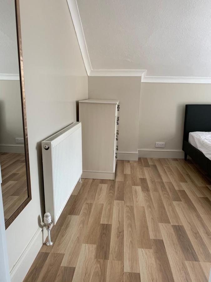 Relaxing Home - 7-10Min To Bournemouth Sandy Beach By Car - Private Garden, Parking And Spa ภายนอก รูปภาพ
